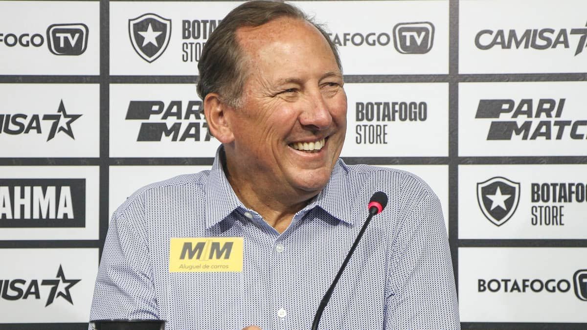 Textor sobre Luís Castro: 'Se o Cristiano Ronaldo me ligasse, provavelmente iria'