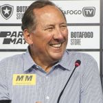 Textor sobre Luís Castro: 'Se o Cristiano Ronaldo me ligasse, provavelmente iria'