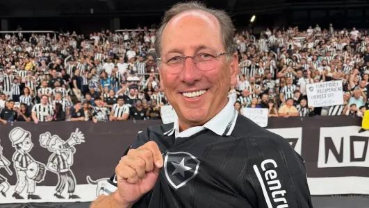 John Textor enfrenta resistência na Eagle, no clube associativo e de parte da torcida em meio a crise administrativa no Botafogo