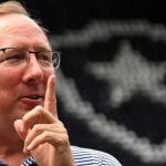 John Textor chega ao Rio para negociar e acompanhar estreia do Botafogo