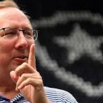 Botafogo: STJD concede efeito suspensivo a John Textor após multa e suspensão