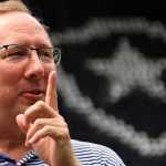 Botafogo: STJD concede efeito suspensivo a John Textor após multa e suspensão