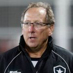 Botafogo: John Textor é multado e suspenso pelo STJD