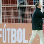 Das estrelas aos anônimos: Textor exalta mudança de perfil no Botafogo