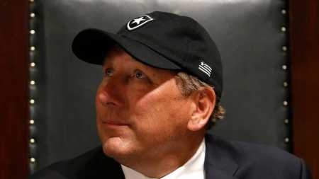 John Textor, principal investidor do Botafogo, decidiu deixar a Libra