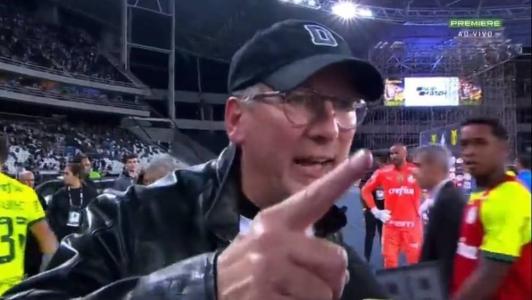 John Textor reclamou da arbitragem após vitória do Palmeiras sobre o Botafogo