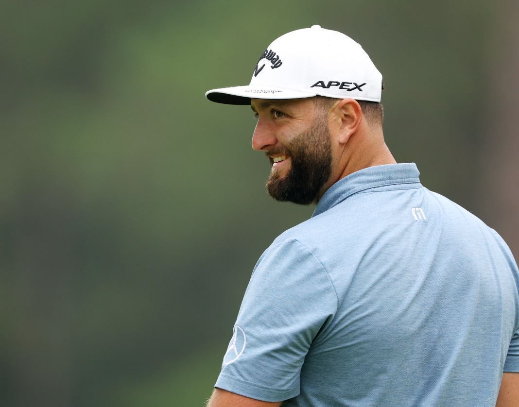Jogador de golf fecha acordo bilionário e se torna atleta mais bem pago do mundo