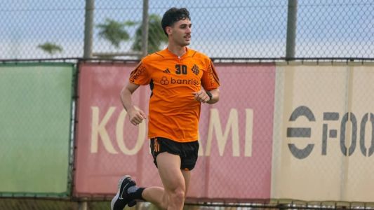 Johnny ainda se recupera de entorse no joelho e deve desfalcar o Inter