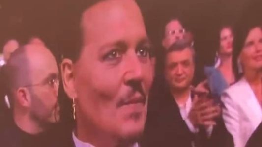 Johnny Depp no telão do Festival de Cannes