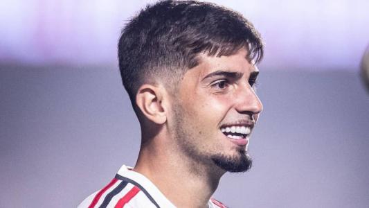 Joia da base estreia com a camisa do São Paulo