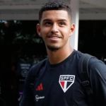 Joia viaja pela primeira vez com elenco do São Paulo e pode fazer estreia