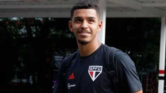 Joia viaja pela primeira vez com elenco do São Paulo e pode fazer estreia