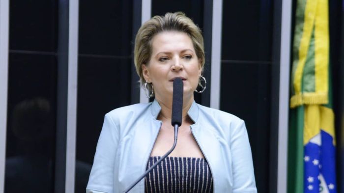 Joice Hasselmann é acusada de 'rachadinha' por ex-funcionária
