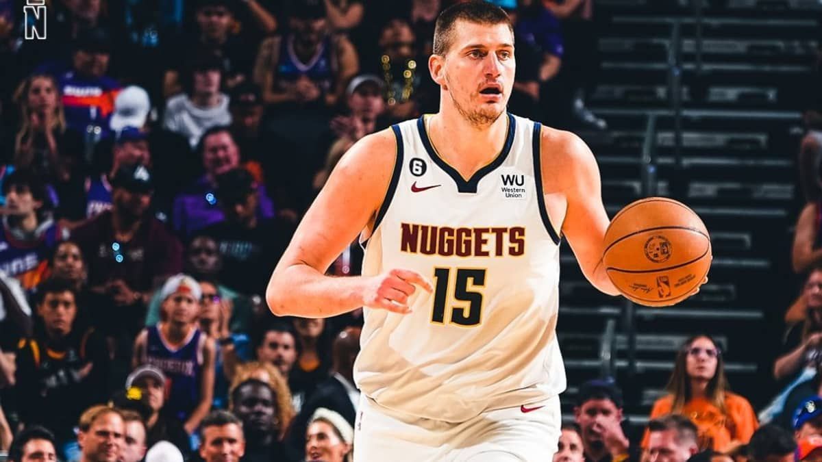 NBA evita suspensão e multa Jokic por empurrão em dono dos Suns 