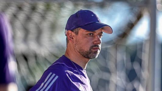 Jonas Urias, técnico do Cruzeiro Feminino