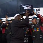 Corrida da Nascar tem final épico e vitória de time de Michael Jordan, que se emociona