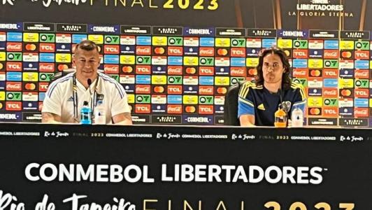 Jorge Almiron e Edinson Cavani em coletiva no Maracanã
