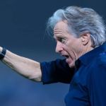 Pressionado, Jorge Jesus é vaiado pela torcida após empate do Al-Hilal; veja