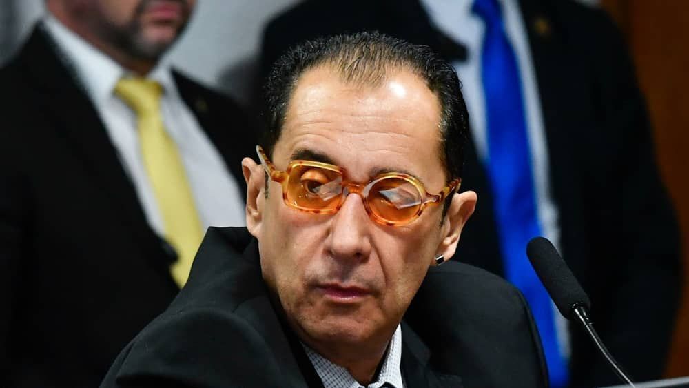 Kajuru se desculpa com torcida do ABC e diz que vai pedir CPI da 'mala branca'