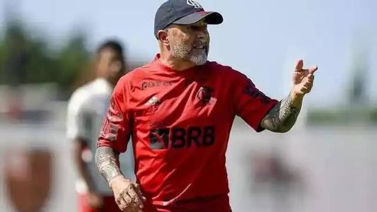 Jorge Sampaoli durante atividade do Flamengo no Ninho do Urubu