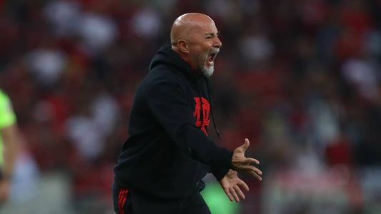 Jorge Sampaoli em ação pelo Flamengo na área técnica do Maracanã