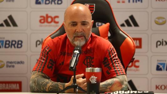 Jorge Sampaoli está pressionado no comando do Flamengo