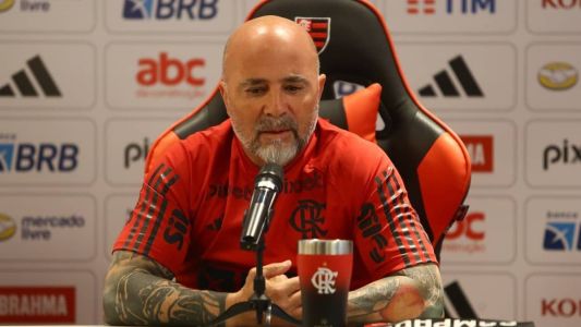 Jorge Sampaoli foi apresentado nesta segunda (17) como novo técnico do Flamengo