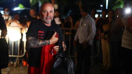 Jorge Sampaoli na chegada do Flamengo a Salvador