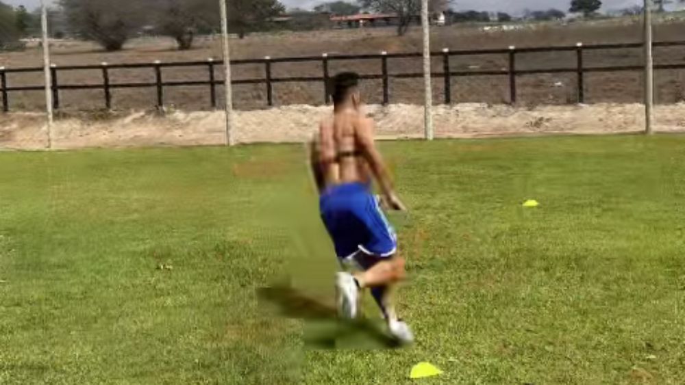 Após lesão no fim do ano, Kaio Jorge, do Cruzeiro, emenda treinos nas férias