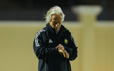 Jorge Jesus durante treino do Al-Nassr em 28 de dezembro de 2025