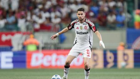 Jorginho, meio-campista do Flamengo, em partida contra o Bahia