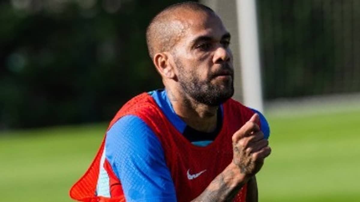 Caso Daniel Alves: jornal espanhol revela versão da vítima em denúncia de assédio contra o lateral
