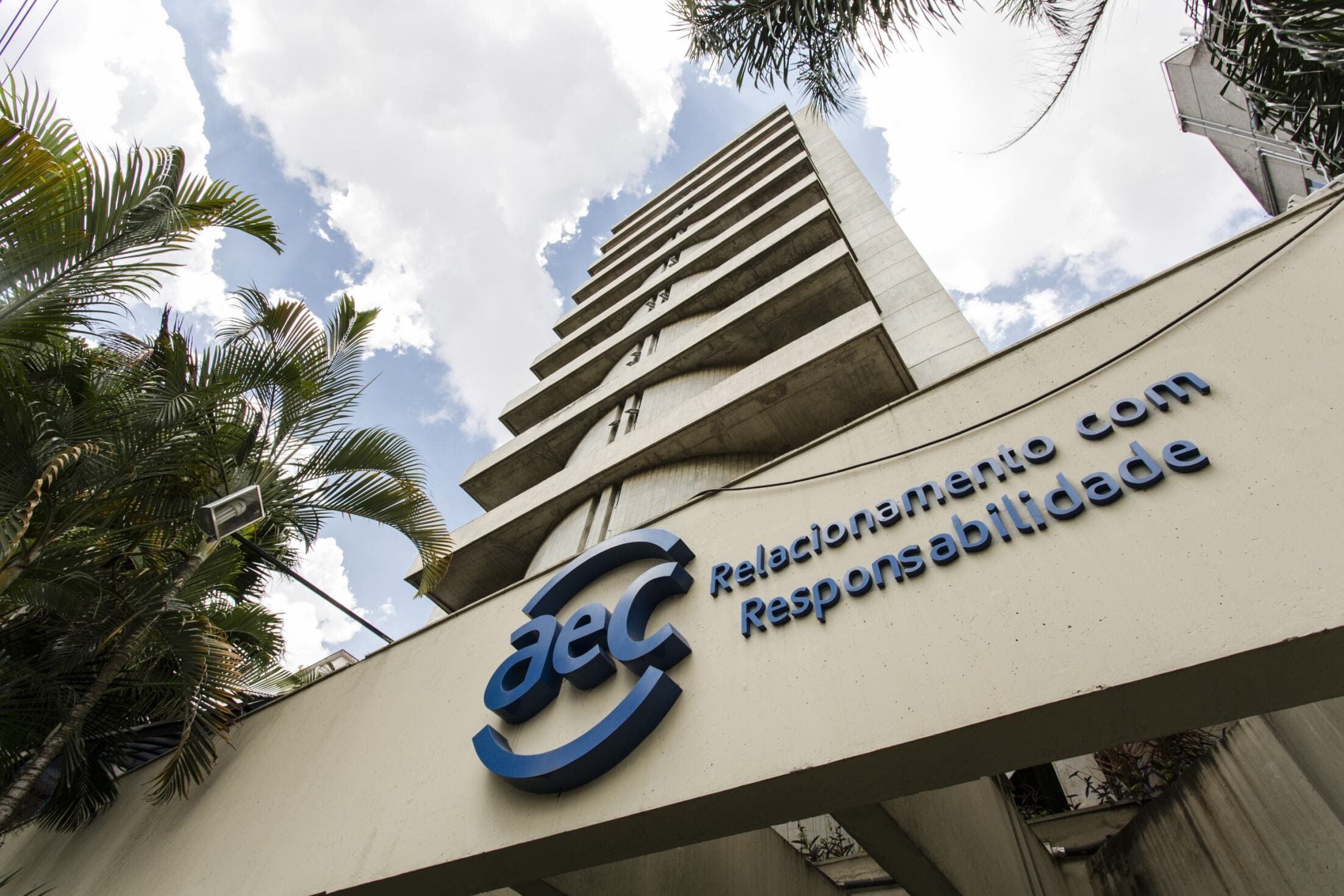 Primeiro emprego: empresa oferece 550 vagas para candidatos sem experiência em BH