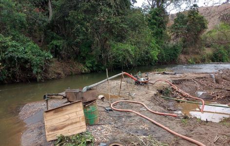 Polícia Militar de Meio Ambiente prende quatro homens por garimpo ilegal em Mariana