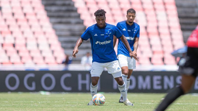 Larcamón testou 80% do elenco do Cruzeiro no Mineiro; veja quem não jogou