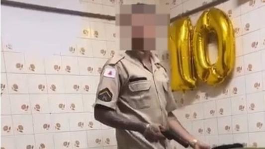 Jovem acabou preso por usar farda falsa da PM no interior de Minas
