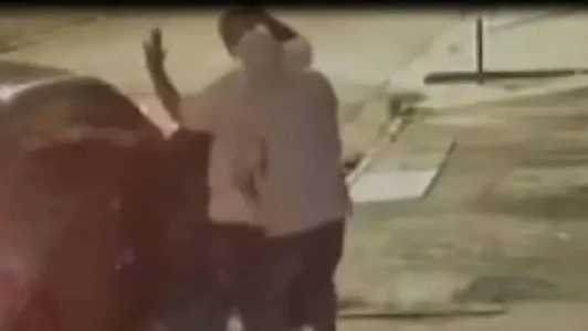 Jovem apontou uma arma para a cabeça de Péricles