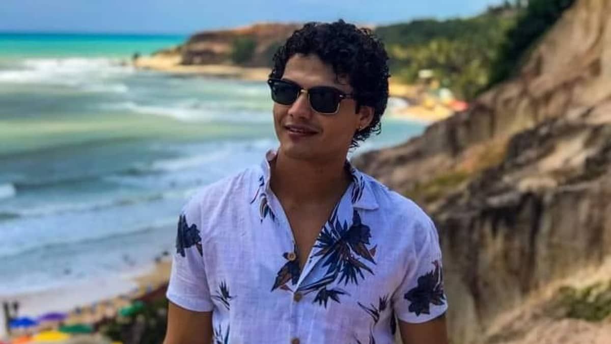 Influencer de 27 anos morre após reação alérgica causada por camarão