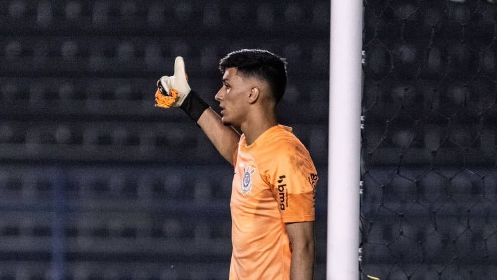 Goleiro do Corinthians se inspira em Cássio e projeta Copa do Mundo Sub-17