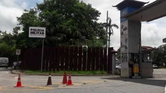Jovem é preso ao empinar motocicleta em frente ao 14° Batalhão da Polícia Militar em Ipatinga