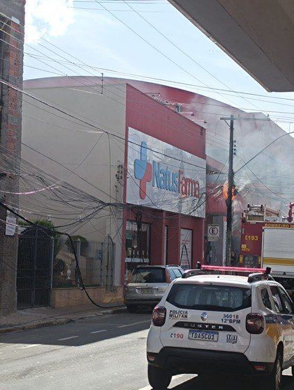 Choque deixa pintor com 90% do corpo queimado e causa incêndio em MG