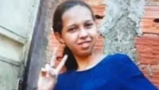 Jovem foi asfixiada e enterrada no quintal do acusado