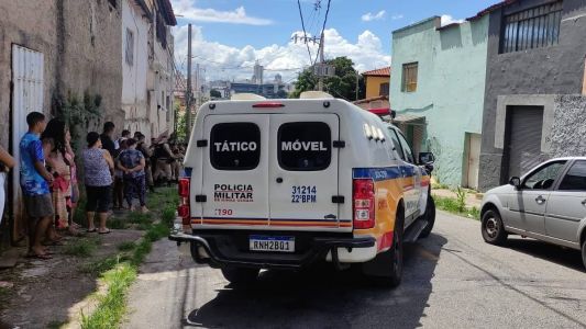 Jovem foi morto na rua Leopoldo Gomes, no bairro Pompéia, região Leste de BH