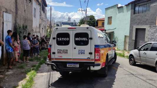 Jovem foi morto na rua Leopoldo Gomes, no bairro Pompéia, região Leste de BH