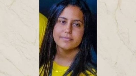 Jovem foi vista indo em direção á escola