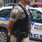 Quatro suspeitos são presos com armas e dez barras de maconha na Grande BH