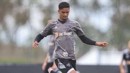 Jovem lateral-esquerdo Emanuel foi emprestado a clube europeu