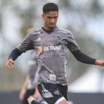 Atlético empresta jovem lateral para clube da Lituânia