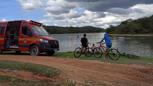 Jovem nadava na lagoa quando acabou se afogando