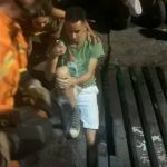 Jovem prende a perna em bueiro no 'Pior Bloco do Mundo' e é resgatado pelos Bombeiros